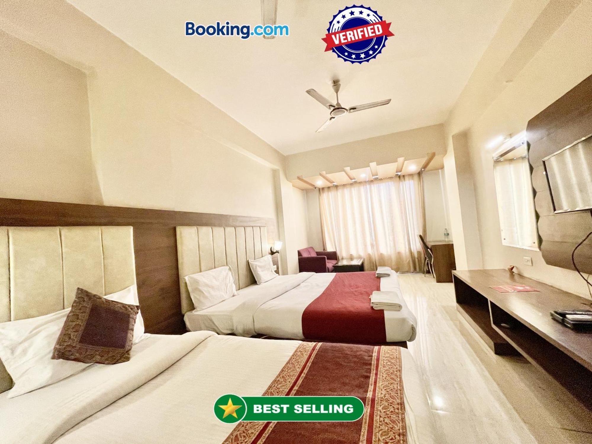 Hotel Rudraksh ! Varanasi !Fully-Air-Conditioned Hotel At Prime Location With Parking Availability, Near Kashi Vishwanath Temple, And Ganga Ghat 2 外观 照片