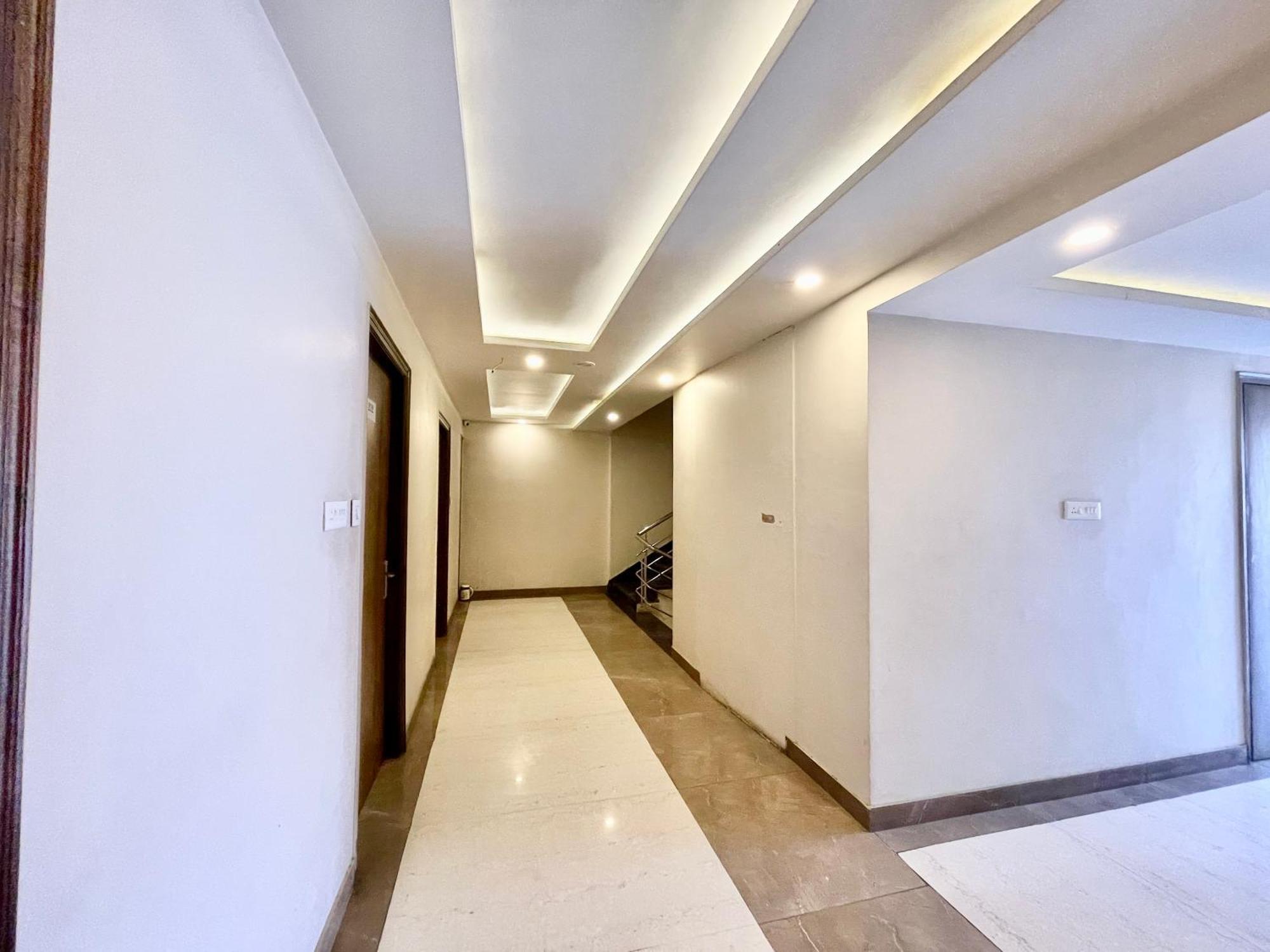 Hotel Rudraksh ! Varanasi !Fully-Air-Conditioned Hotel At Prime Location With Parking Availability, Near Kashi Vishwanath Temple, And Ganga Ghat 2 外观 照片