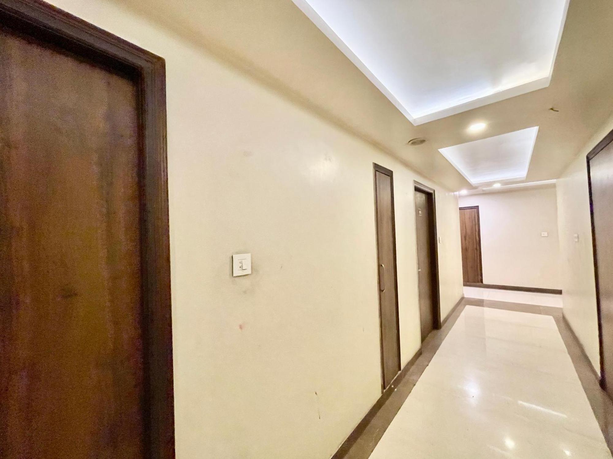 Hotel Rudraksh ! Varanasi !Fully-Air-Conditioned Hotel At Prime Location With Parking Availability, Near Kashi Vishwanath Temple, And Ganga Ghat 2 外观 照片