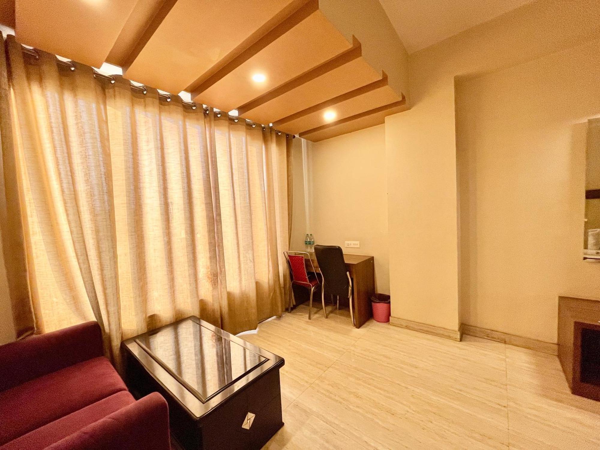 Hotel Rudraksh ! Varanasi !Fully-Air-Conditioned Hotel At Prime Location With Parking Availability, Near Kashi Vishwanath Temple, And Ganga Ghat 2 外观 照片