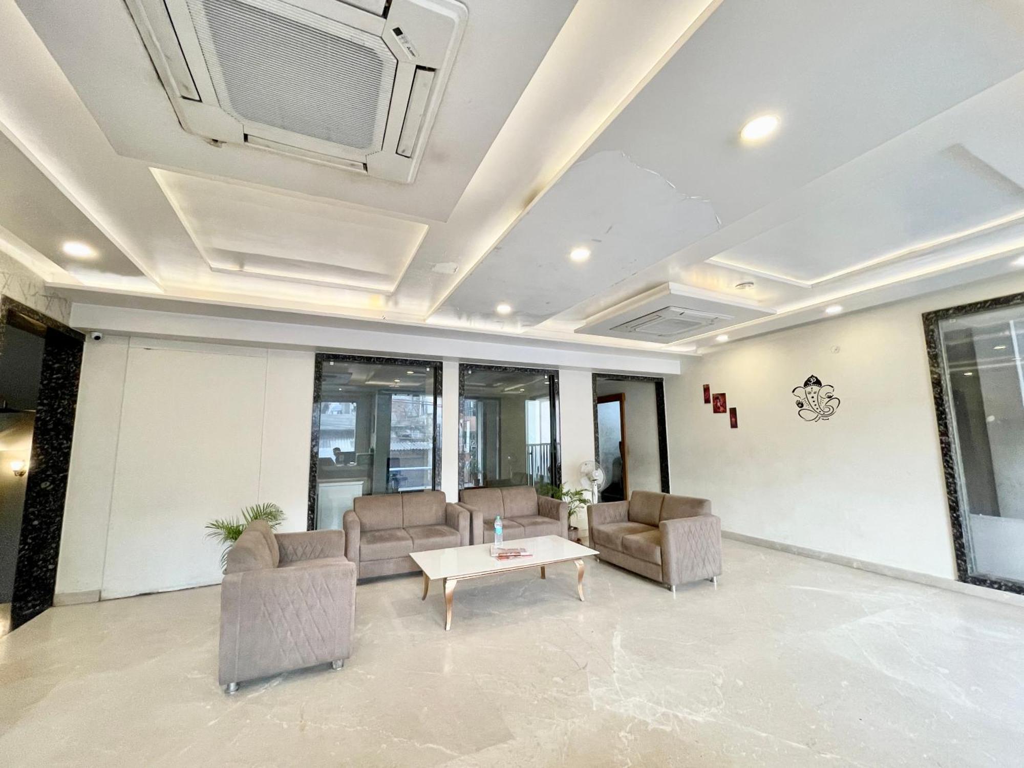 Hotel Rudraksh ! Varanasi !Fully-Air-Conditioned Hotel At Prime Location With Parking Availability, Near Kashi Vishwanath Temple, And Ganga Ghat 2 外观 照片