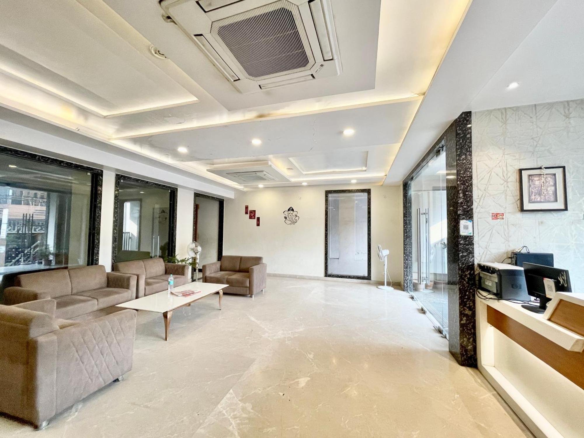 Hotel Rudraksh ! Varanasi !Fully-Air-Conditioned Hotel At Prime Location With Parking Availability, Near Kashi Vishwanath Temple, And Ganga Ghat 2 外观 照片